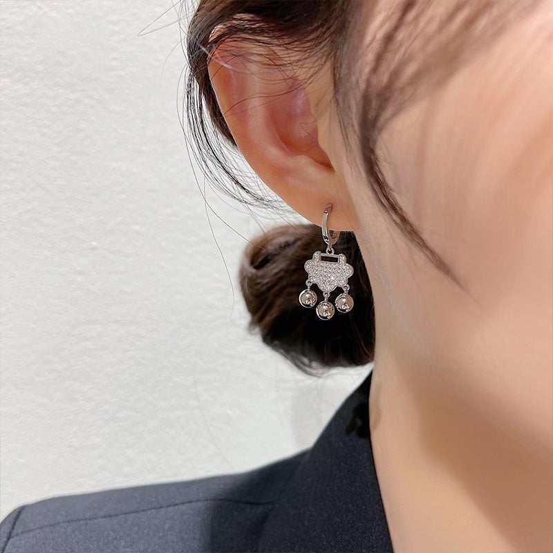 Women Retro Lock Tassel Earrings